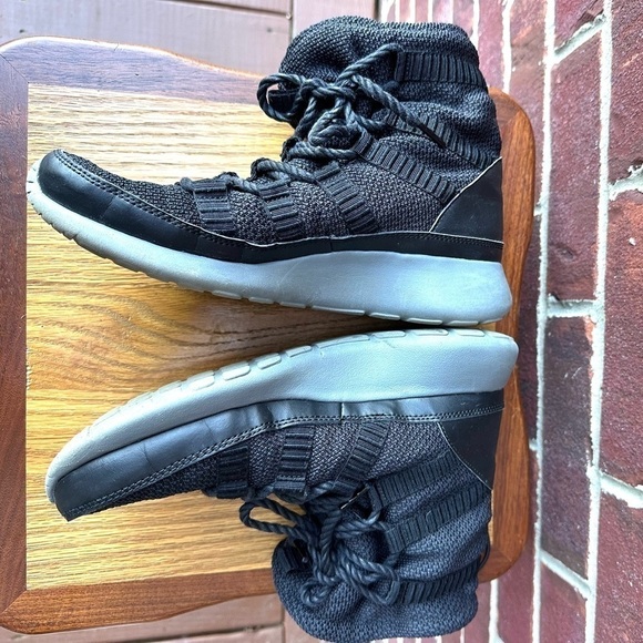 Nike Roshe One Sneaker Boots - Picture 2 of 7